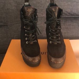 Louis Vuitton Laureate Boots